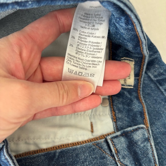 Madewell “Curvy 90s Straight” Midwash Jeans - Picture 3 of 5